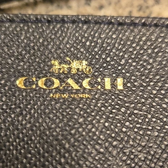 Coach Essential Small Wallet- Dark Navy Leather Wristlet, NWOT - Picture 2 of 9